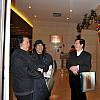 北京饭店，张正忠与刘曦林（左二）、刘龙庭（左一）、马鸿增（右一）叙谈